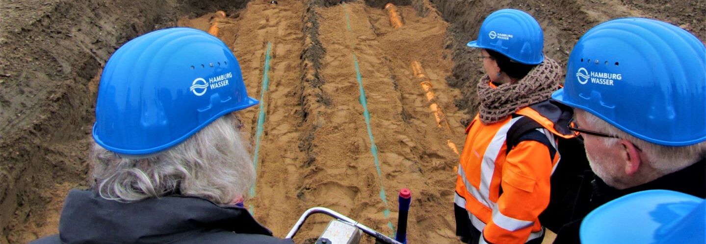 Blauhelme  auf Baustelle